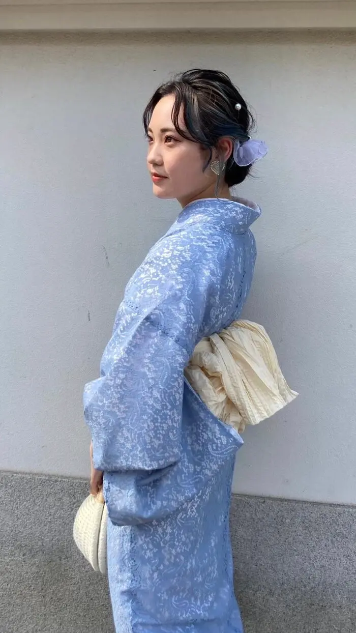 Simple Outfit with Beautiful Blue Lace Kimonos. Not Too Sweet Despite Being Lace!