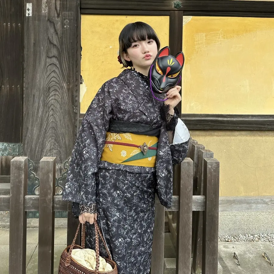 Bold, Dark Monochrome Kimono Recommended! (Pattern 1)