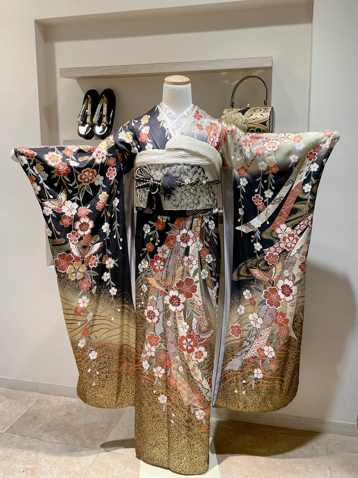 Rikawafuku Furisde Kimono