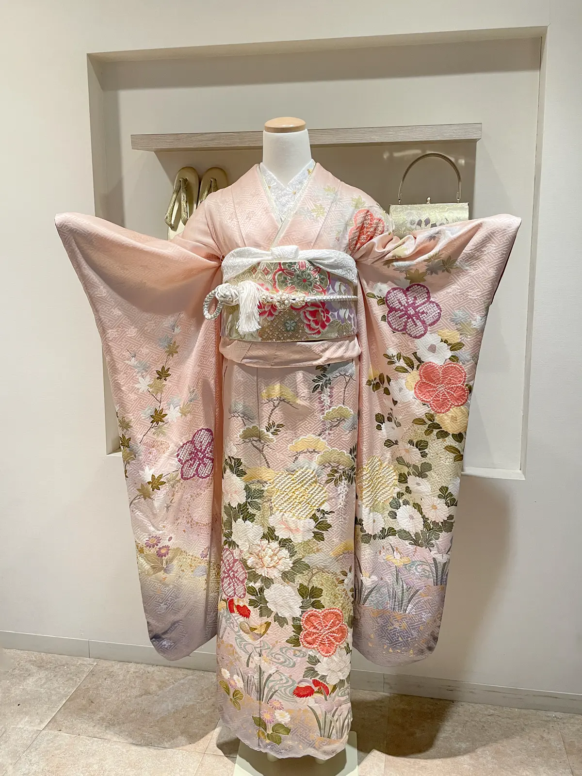 Rikawafuku Furisde Kimono