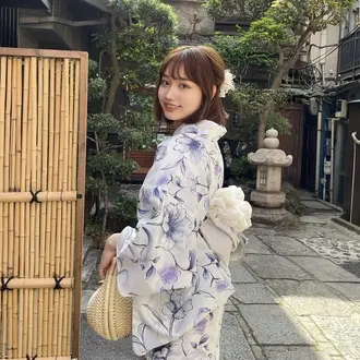 Enjoying Asakusa's Student Trip with Kimono Rental