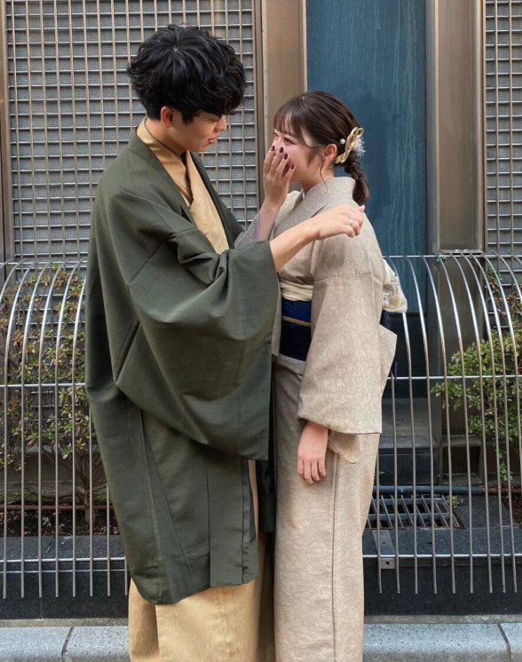 Stroll around Asakusa Kimono as a couple! Introducing winter