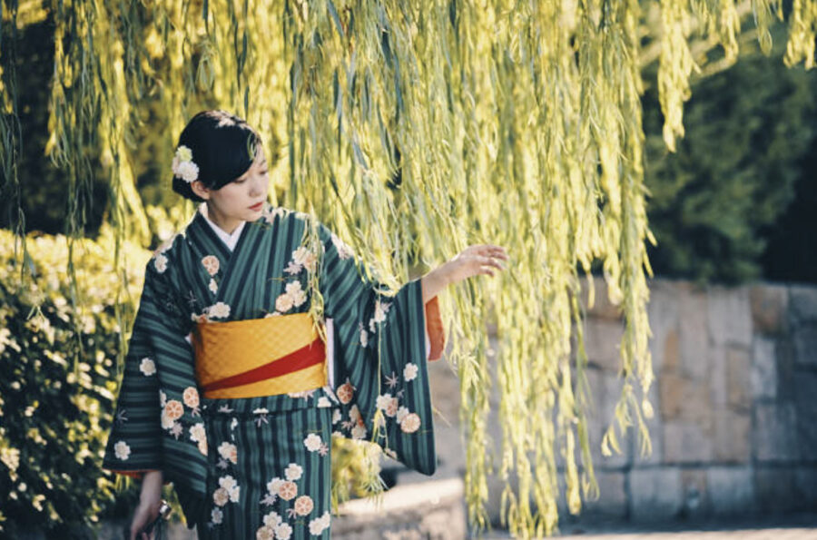 Rent a kimono at RikaWafuku and tour Heianjingu Palace Kyoto