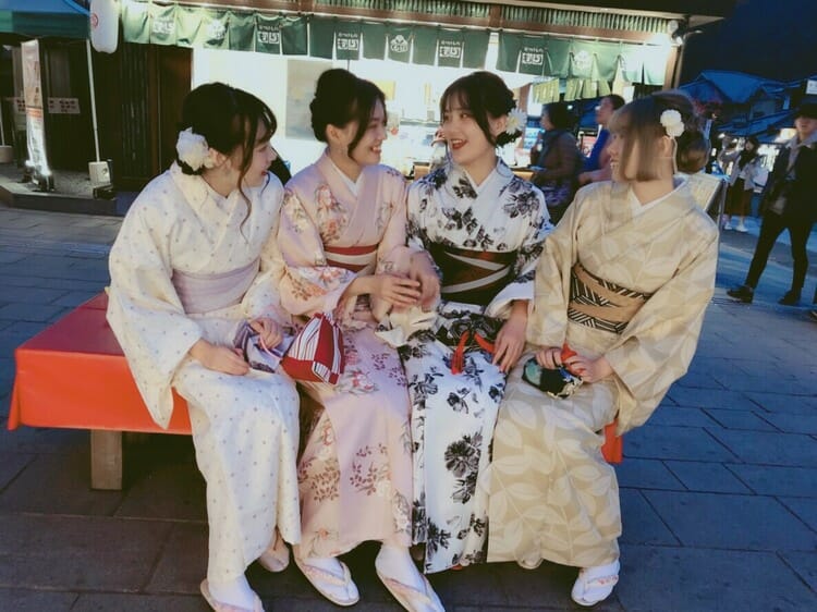 How to Choose a Cute Kimono in Asakusa: Styling Tips You Need