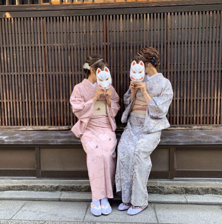 I rented a kimono in Gion and enjoyed  visiting different cafés!