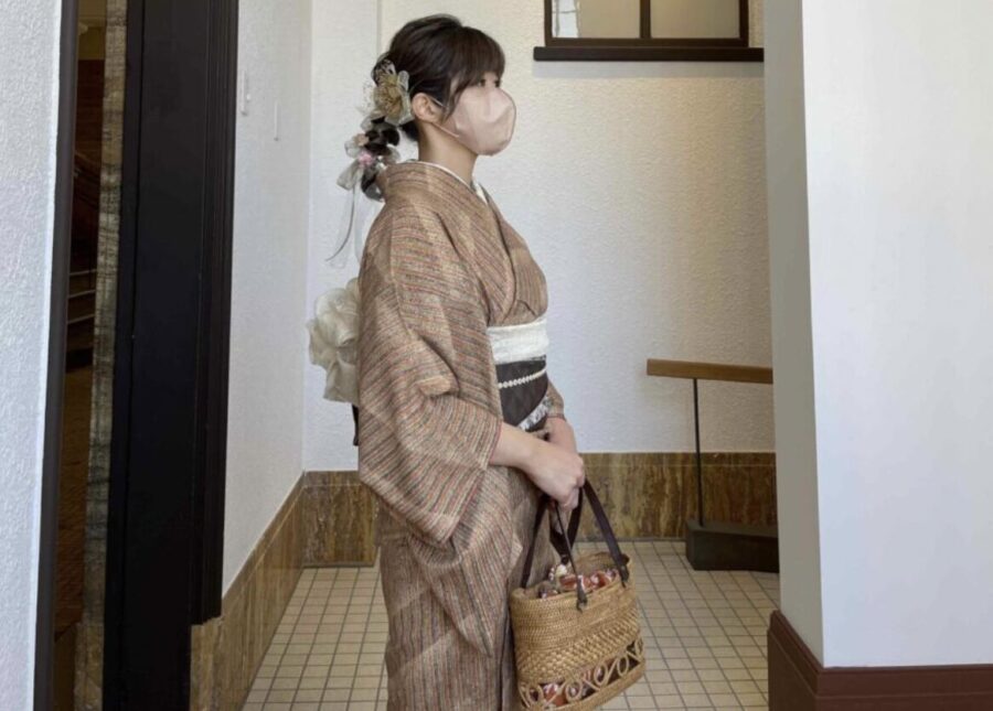 Rent kimonos at Kyoto Station, where simple kimonos are arranged in a modern style.