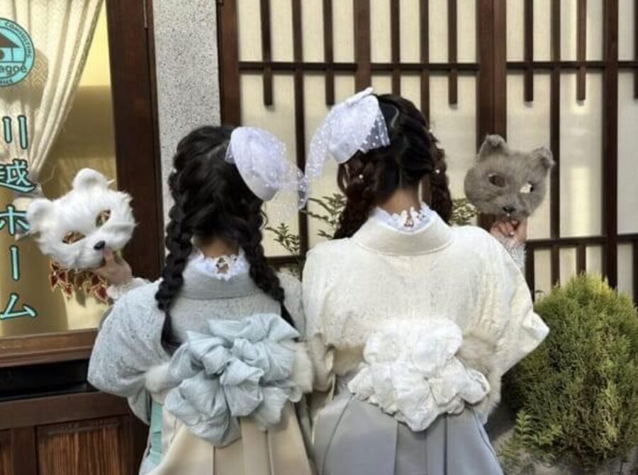 Explore Kawagoe in a girly lace kimono and hakama!