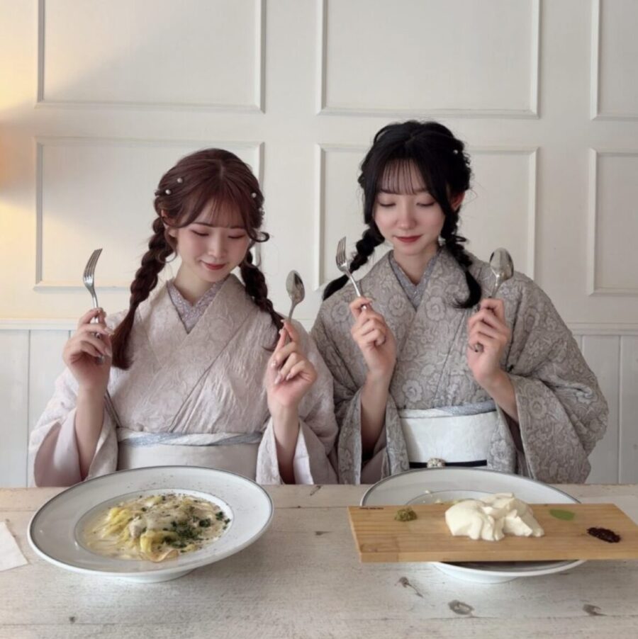 교토에서 절친이랑 시미러룩으로 코디하고 기모노 렌탈을 즐겨봤어요