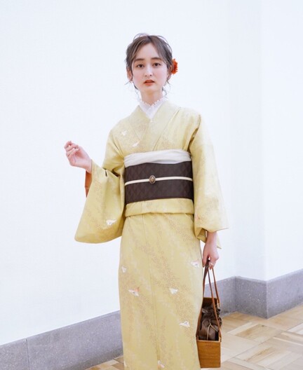 梨花和服のシンプル系着物コーデイメージ