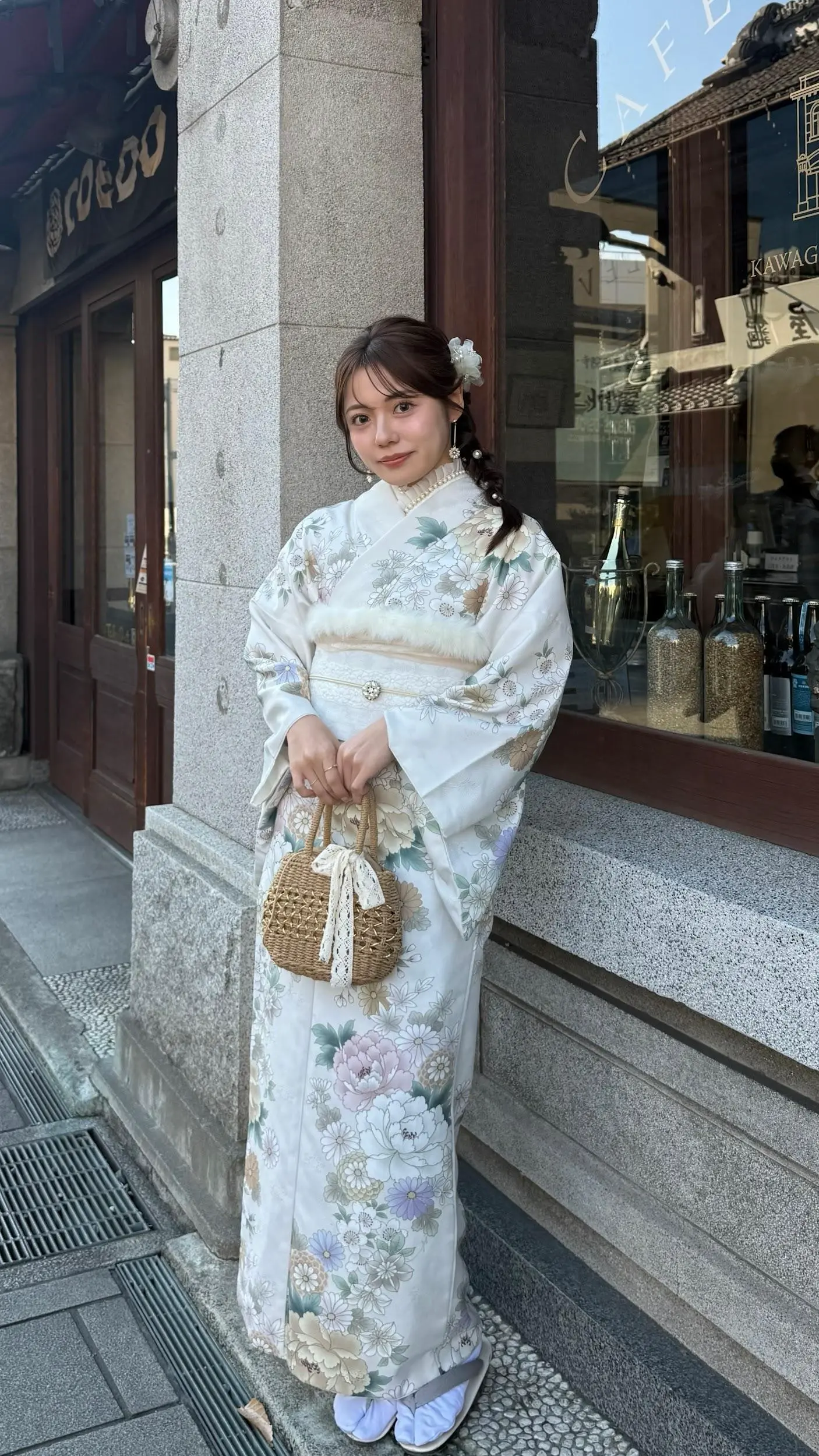 淡い色味のお花がかわいい♡派手すぎないナチュラルな雰囲気だけどシンプル過ぎないお洒落な着物です！