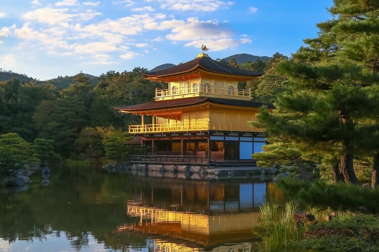 京都の着物レンタルで金閣寺