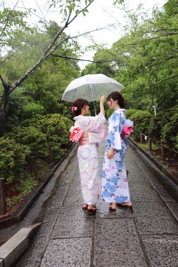 京都で雨の日に浴衣レンタル