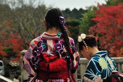 京都で紅葉シーズンに着物レンタル