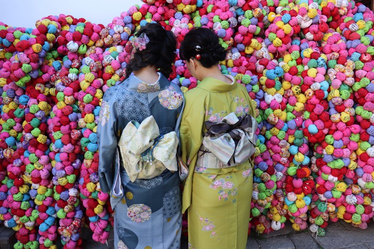 京都で着物レンタルする時の荷物はどうしたら良い？｜梨花和服は荷物預かり可能！