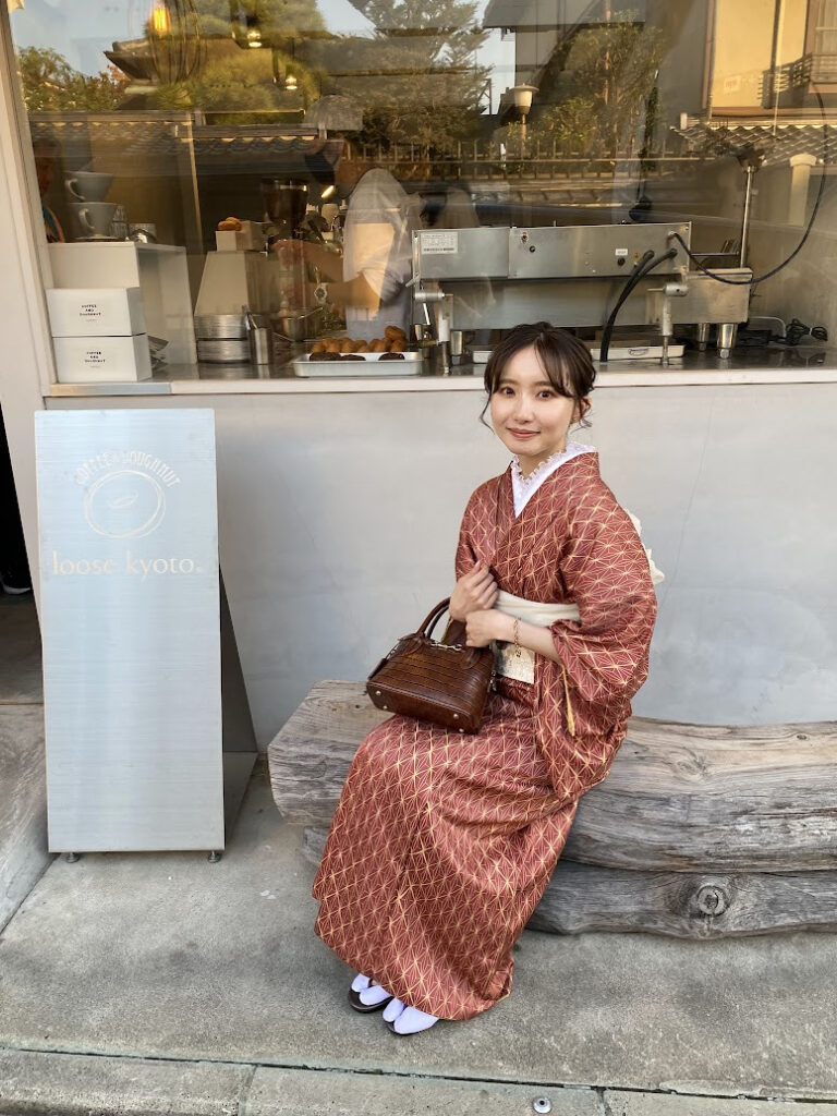 京都の秋にぴったりな暖色着物コーデ