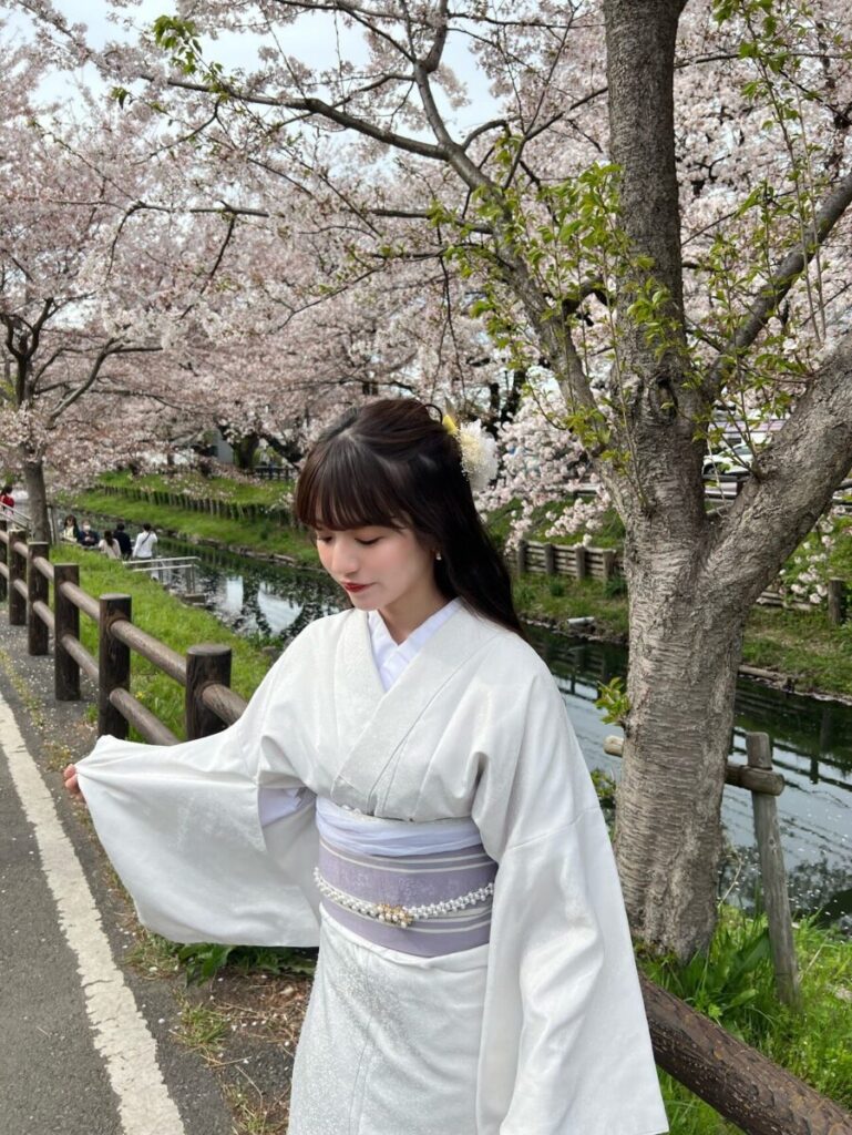 White-toned Kimono