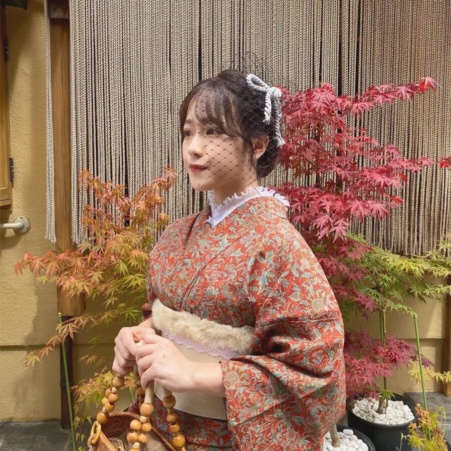 梨花和服の着物レンタルで京都の紅葉を回る