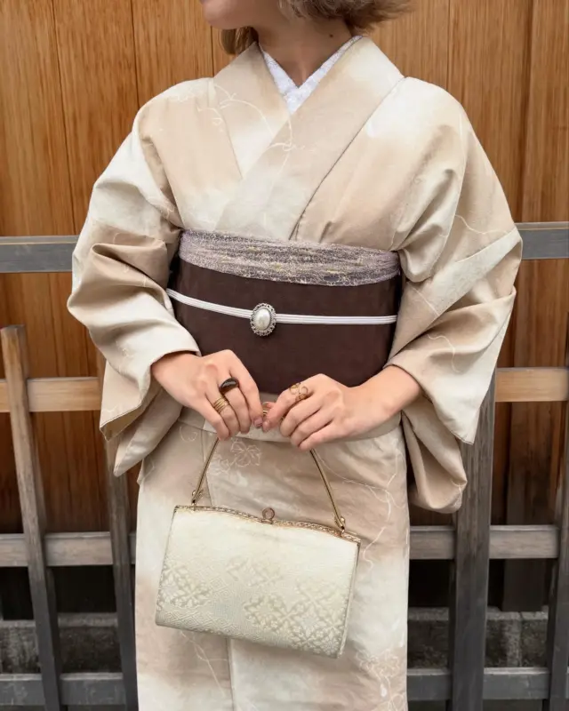 帯周りの可愛いコーディネート🌈
⁡
⁡
帯周りは帯飾りやチュール、レース帯などで
可愛くアレンジできます！
⁡
1つ500円で追加していくオプション式なので
好きなものを好きな分だけ追加できます🤍
⁡
みんなはどんなコーディネートが好き？💭
⁡
⁡
⁡
投稿がいいなと思ったら「いいね」「保存」してね🫧
⁡
________________________𓈒𓂂❁
⁡
⁡
アカウントタグ付けして投稿してみてね🫶🏻✨
⁡
➡︎ @rikawafuku_kawagoe
➡︎ @rikawafuku_album
⁡
皆さんの素敵なコーデも是非見せてください🤍
⁡
________________________𓈒𓂂❁
　　
⁡
【梨花和服 川越店】
⁡
最終受付時間15:30
最終返却時間17:30
※最終返却時間の17:30を1分でも過ぎると10分毎に1000円/人の延長料金が発生致しますのでご了承ください。
⁡
________________________𓈒𓂂❁
⁡
⁡
❃ おすすめプラン ❃
着物ヘアセットプラン
(草履も込み！梨花和服ではどのプランでも選び放題👘!!)
⁡
❃ Recommend Plan ❃
Kimono hair set plan
(Includes zori sandals.You can choose any plan as much as you want at rikawafuku👘)
⁡
❃推薦方案❃
和服髮型設計方案
（附送涼鞋。有了梨花和服，你可以選擇任何你想要的方案👘)
⁡
❃ 추천 플랜 ❃
기모노 헤어 세트 플랜
(신발 포함！이화 일본옷에서는 어떤 플랜에서도 선택 무제한👘!!)
⁡
________________________𓈒𓂂❁
⁡
⁡
✤ オプション ✤【1つ各500円】
刺繍襟
レースインナー
チュール
帯締め
バッグ
へこ帯
アームウォーマー
お面(フォローとタグ付けで¥500→¥0✨)
⁡
________________________𓈒𓂂❁
⁡
⁡
✤ ご予約について ✤
予約は𝐻𝑃から24時間可能◎
前日まで変更・キャンセルも無料です📝
⁡
✤ 𝐴𝑏𝑜𝑢𝑡 𝑅𝑒𝑠𝑒𝑟𝑣𝑎𝑡𝑖𝑜𝑛𝑠 ✤
𝑅𝑒𝑠𝑒𝑟𝑣𝑎𝑡𝑖𝑜𝑛𝑠 𝑐𝑎𝑛 𝑏𝑒 𝑚𝑎𝑑𝑒 𝑓𝑟𝑜𝑚 𝐻𝑃 𝑡𝑜 24 ℎ𝑜𝑢𝑟𝑠 ◎
𝐸𝑛𝑔𝑙𝑖𝑠ℎ 𝑎𝑣𝑎𝑖𝑙𝑎𝑏𝑙𝑒 
⁡
✤ 關於預約 ✤
可透過網站預約24小時◎
中文支援
⁡
✤ 예약 정보 ✤
예약은 𝐻𝑃에서 24시간 가능◎
전날까지 변경・캔슬도 무료입니다📝
⁡
________________________𓈒𓂂❁
⁡
⁡
✤ 店舗アクセス ✤
⁡
📍埼玉県川越市新富町1丁目3-5 𝐴𝑐𝑡𝑟𝑒𝑒 𝐾𝑎𝑤𝑎𝑔𝑜𝑒 7𝐹
⁡
川越店➡︎
本川越駅より徒歩2分
川越市駅より徒歩9分
川越駅より徒歩14分
⁡
⁡
⁡
皆様のご予約お待ちしております🕊
⁡
⁡
#梨花和服 #川越着物レンタル #川越着物 #小江戸川越 #kimono #kimonorental #기모노 #기모노체험 #기모노렌탈 #和服體驗