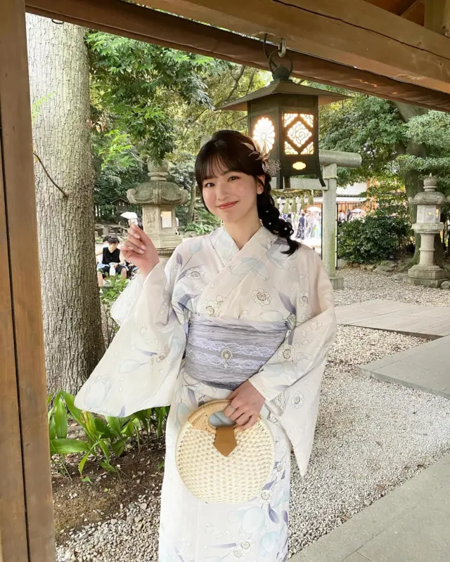 ⁡
🎐大人っぽく見せたい女子向け浴衣🎐
⁡
落ち着いたカラーに上品な柄を合わせて
“ちょっぴり背伸び”した夏コーデに！
⁡
今年は甘すぎない浴衣で、ワンランク上の自分に🫧🍒
⁡
⁡
⁡
________________________𓈒𓂂❁
⁡
みんなの素敵なコーデも教えて📸
⁡
➡︎ @rikawafuku
➡︎ @rikawafuku_album
⁡
アカウントタグ付けして投稿してみてね🫶🏻✨
⁡
________________________𓈒𓂂❁
⁡
⁡
⁡
📍梨花和服 浅草店
東京都台東区雷門２丁目１６−９ HULIC＆New雷門 ６Ｆ
⁡
最終受付時間15:30
最終返却時間17:30
※最終返却時間の17:30を1分でも過ぎると10分毎に1000円/人の延長料金が発生致しますのでご了承ください。
⁡
⁡
浅草店➡︎
　東京メトロ銀座線「浅草駅」徒歩𝟛分
　都営浅草線「浅草駅」𝟛分
⁡
⁡
________________________𓈒𓂂❁
⁡
⁡
❃ おすすめプラン ❃
着物ヘアセットプラン
(草履も込み！梨花和服ではどのプランでも選び放題👘!!)
⁡
❃ Recommend Plan ❃
Kimono hair set plan
(Includes zori sandals.You can choose any plan as much as you want at rikawafuku👘)
⁡
❃推薦方案❃
和服髮型設計方案
（附送涼鞋。有了梨花和服，你可以選擇任何你想要的方案👘)
⁡
❃ 추천 플랜 ❃
기모노 헤어 세트 플랜
(신발 포함！이화 일본옷에서는 어떤 플랜에서도 선택 무제한👘!!)
⁡
________________________𓈒𓂂❁
⁡
⁡
❃ ご予約について ❃
予約はWebから24時間可能◎
前日まで変更・キャンセルも無料です📝
⁡
❃ About Reservations ❃
Reservations can be made from Website to 24hours ◎
English available 
⁡
❃ 關於預約 ❃
可透過網站預約24小時◎
中文支援
⁡
✤ 예약 정보 ✤
예약은 𝐻𝑃에서 24시간 가능◎
전날까지 변경・캔슬도 무료입니다📝
⁡
________________________𓈒𓂂❁
⁡
⁡
⁡
皆様のご予約お待ちしております🕊
⁡
⁡
⁡
#梨花和服 #浅草着物レンタル #浅草デート #기모노 #기모노체험 #기모노렌탈 #유카타#和服體驗 #浴衣 #wafuku #furisode #yukata #kimono