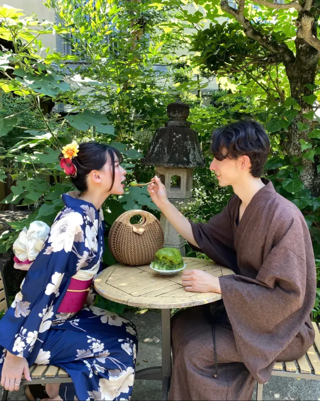 梨花和服ではカップルプランもご用意しています🫶🏻👀
⁡
国内居住者割引適用後で
通常11,000円が8,000円に✨（2名分）
⁡
浴衣が着れるのも9月までなので是非この機会にご利用ください〜🫧
________________________𓈒𓂂❁
⁡
⁡
みんなの素敵なコーデも教えて📸
⁡
➡︎ @rikawafuku
➡︎ @rikawafuku_album
⁡
アカウントタグ付けして投稿してみてね🫶🏻✨
⁡
________________________𓈒𓂂❁
⁡
⁡
⁡
📍梨花和服 浅草店
東京都台東区雷門２丁目１６−９ HULIC＆New雷門 ６Ｆ
⁡
最終受付時間15:30
最終返却時間17:30
※最終返却時間の17:30を1分でも過ぎると10分毎に1000円/人の延長料金が発生致しますのでご了承ください。
⁡
⚠️Please note that if you miss the last return time of 17:30 by even one minute, you will be charged an extra 1000 yen/person for every 10 minutes you stay.
⁡
浅草店➡︎
　東京メトロ銀座線「浅草駅」徒歩𝟛分
　都営浅草線「浅草駅」𝟛分
⁡
⁡
________________________𓈒𓂂❁
⁡
⁡
❃ おすすめプラン ❃
着物ヘアセットプラン
(草履も込み！梨花和服ではどのプランでも選び放題👘!!)
⁡
❃ Recommend Plan ❃
Kimono hair set plan
(Includes zori sandals.You can choose any plan as much as you want at rikawafuku👘)
⁡
❃推薦方案❃
和服髮型設計方案
（附送涼鞋。有了梨花和服，你可以選擇任何你想要的方案👘)
⁡
❃ 추천 플랜 ❃
기모노 헤어 세트 플랜
(신발 포함！이화 일본옷에서는 어떤 플랜에서도 선택 무제한👘!!)
⁡
________________________𓈒𓂂❁
⁡
⁡
❃ ご予約について ❃
予約はWebから24時間可能◎
前日まで変更・キャンセルも無料です📝
⁡
❃ About Reservations ❃
Reservations can be made from Website to 24hours ◎
English available 
⁡
❃ 關於預約 ❃
可透過網站預約24小時◎
中文支援
⁡
✤ 예약 정보 ✤
예약은 𝐻𝑃에서 24시간 가능◎
전날까지 변경・캔슬도 무료입니다📝
⁡
________________________𓈒𓂂❁
⁡
⁡
⁡
皆様のご予約お待ちしております🕊
⁡
⁡
⁡
#梨花和服 #浅草着物レンタル #浅草デート #기모노 #기모노체험 #기모노렌탈 #유카타#和服體驗 #浴衣 #wafuku #furisode #yukata #kimono #カップル #浴衣デート #デートスポット