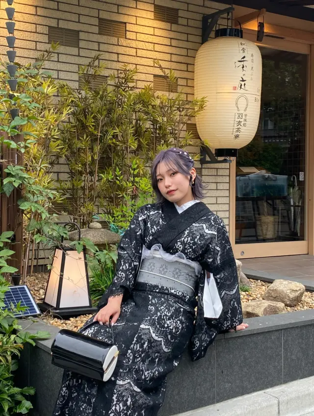 暑さも落ち着いてきて、着物の時期到来ですね！🍂
⁡
レース着物やオーガンジー素材の着物も浅草店では多く取り扱っております♡
⁡
________________________𓈒𓂂❁
⁡
⁡
みんなの素敵なコーデも教えて📸
⁡
➡︎ @rikawafuku
➡︎ @rikawafuku_album
⁡
アカウントタグ付けして投稿してみてね🫶🏻✨
⁡
________________________𓈒𓂂❁
⁡
⁡
⁡
📍梨花和服 浅草店
東京都台東区雷門２丁目１６−９ HULIC＆New雷門 ６Ｆ
⁡
最終受付時間15:30
最終返却時間17:30
※最終返却時間の17:30を1分でも過ぎると10分毎に1000円/人の延長料金が発生致しますのでご了承ください。
⁡
⚠️Please note that if you miss the last return time of 17:30 by even one minute, you will be charged an extra 1000 yen/person for every 10 minutes you stay.
⁡
浅草店➡︎
　東京メトロ銀座線「浅草駅」徒歩𝟛分
　都営浅草線「浅草駅」𝟛分
⁡
⁡
________________________𓈒𓂂❁
⁡
⁡
❃ おすすめプラン ❃
着物ヘアセットプラン
(草履も込み！梨花和服ではどのプランでも選び放題👘!!)
⁡
❃ Recommend Plan ❃
Kimono hair set plan
(Includes zori sandals.You can choose any plan as much as you want at rikawafuku👘)
⁡
❃推薦方案❃
和服髮型設計方案
（附送涼鞋。有了梨花和服，你可以選擇任何你想要的方案👘)
⁡
❃ 추천 플랜 ❃
기모노 헤어 세트 플랜
(신발 포함！이화 일본옷에서는 어떤 플랜에서도 선택 무제한👘!!)
⁡
________________________𓈒𓂂❁
⁡
⁡
❃ ご予約について ❃
予約はWebから24時間可能◎
前日まで変更・キャンセルも無料です📝
⁡
❃ About Reservations ❃
Reservations can be made from Website to 24hours ◎
English available 
⁡
❃ 關於預約 ❃
可透過網站預約24小時◎
中文支援
⁡
✤ 예약 정보 ✤
예약은 𝐻𝑃에서 24시간 가능◎
전날까지 변경・캔슬도 무료입니다📝
⁡
________________________𓈒𓂂❁
⁡
⁡
⁡
皆様のご予約お待ちしております🕊
⁡
⁡
⁡
#梨花和服 #浅草着物レンタル #浅草デート #기모노 #기모노체험 #기모노렌탈 #유카타#和服體驗 #wafuku #furisode #yukata #kimono #着物 #レース着物